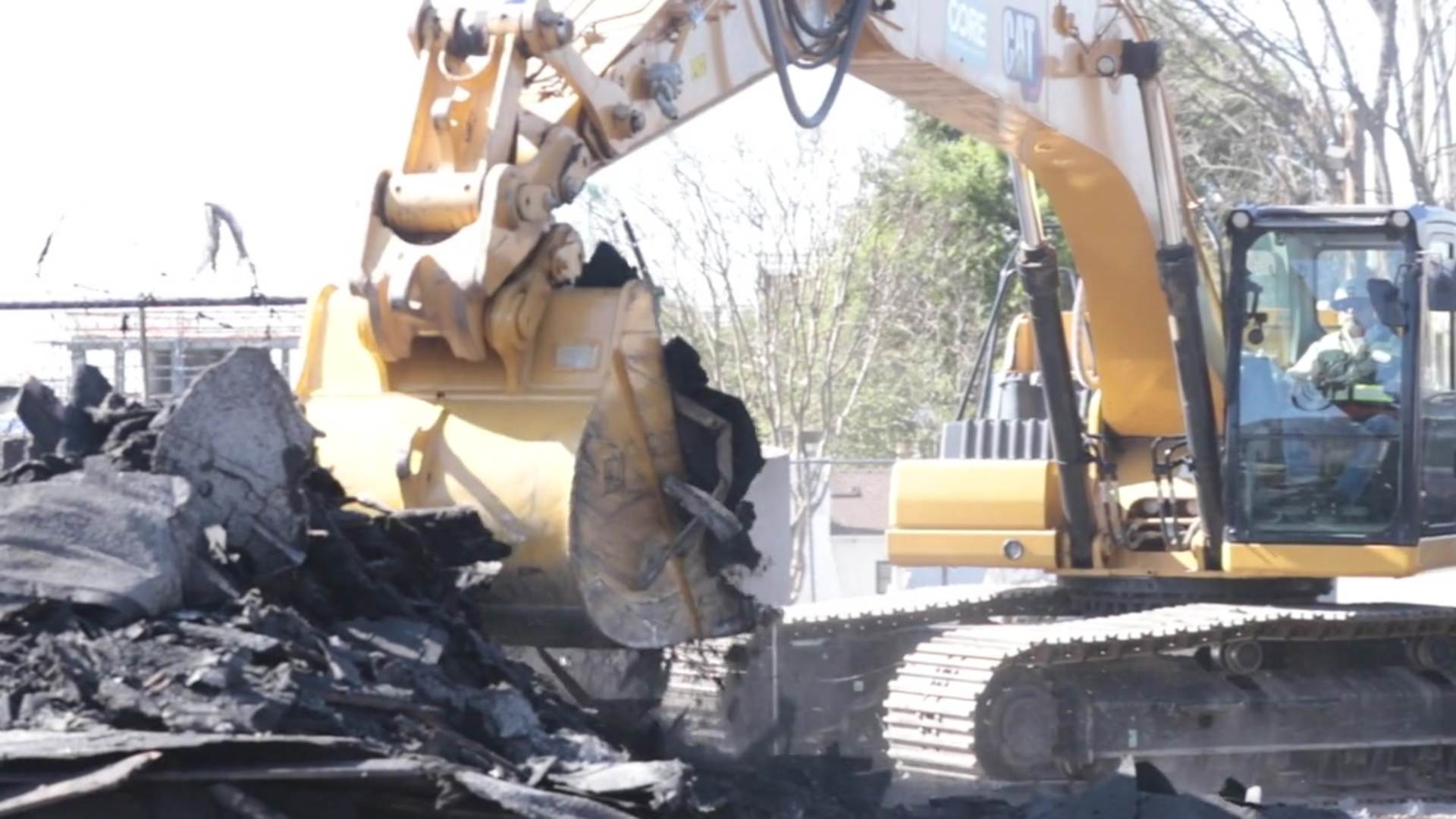 Demolition contractors and debris cleanup